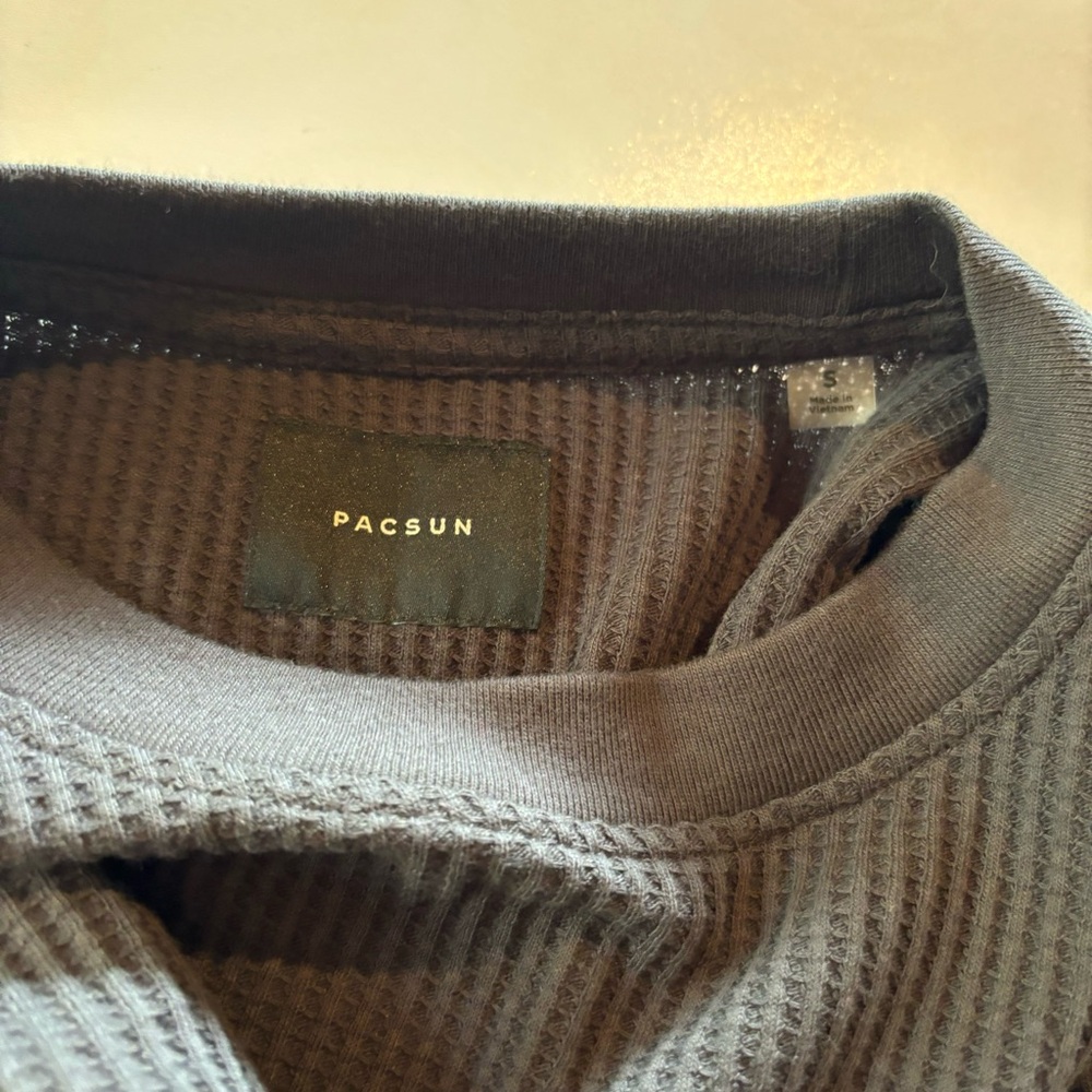 PacSun Mens T-Shirt Waffle Knit Small Short Sleeve Dark Gray Tee Shirt - Picture 3 of 8